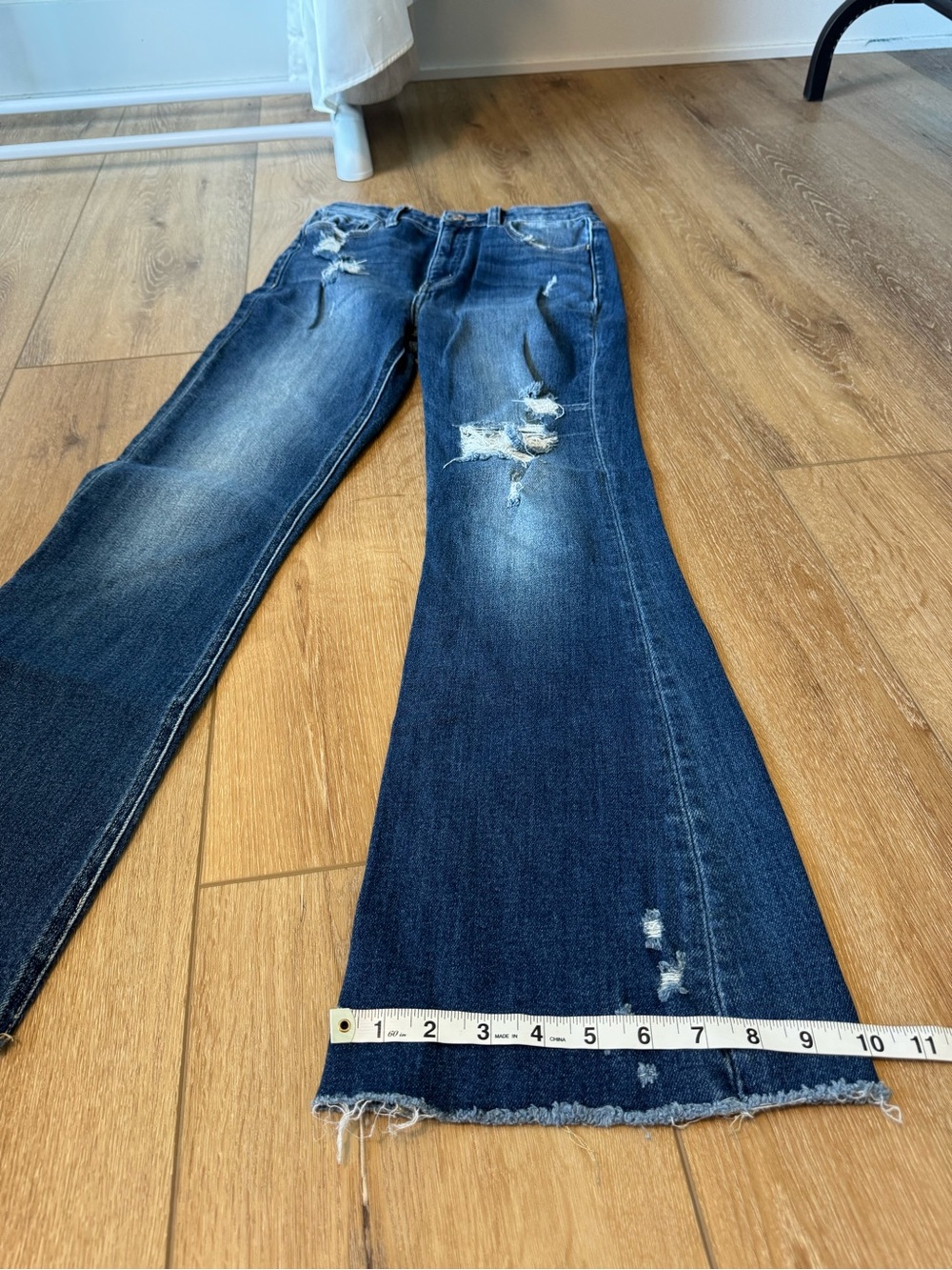 Flying Monkey Super High Rise Detailed Raw Hem Flare Jeans size 27 Style Y3502 - Picture 3 of 9